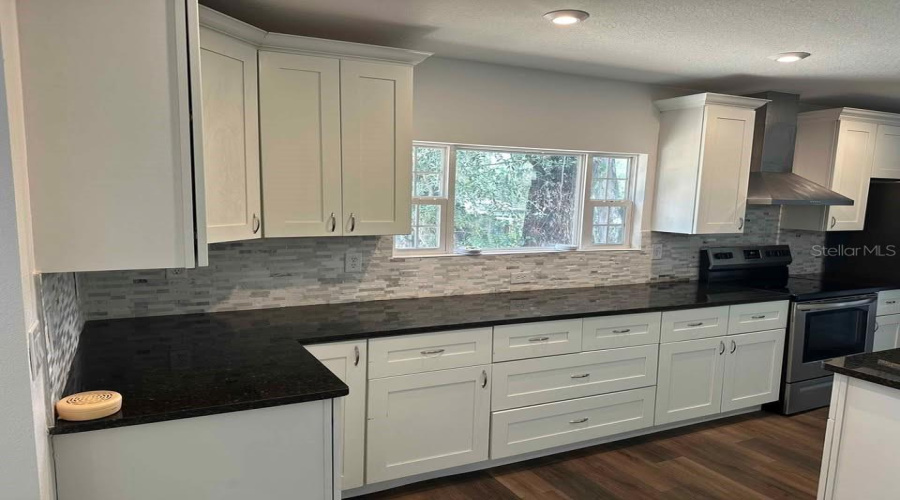 Tampa, Florida 33610, 5 Bedroom Bedrooms, ,2 Bathroombathrooms,Residential,For Sale,Royal Oak,0,Mfrtb8537402