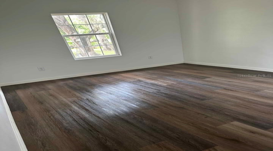 Tampa, Florida 33610, 5 Bedroom Bedrooms, ,2 Bathroombathrooms,Residential,For Sale,Royal Oak,0,Mfrtb8537402