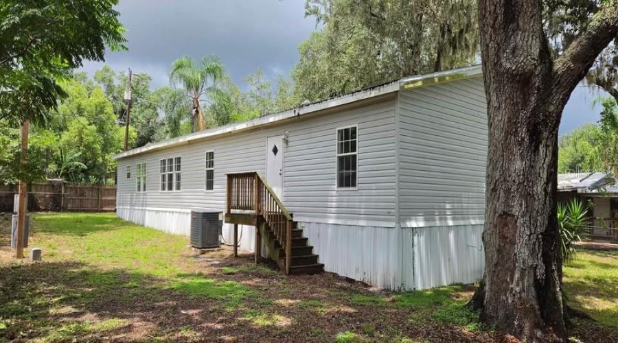 Tampa, Florida 33610, 5 Bedroom Bedrooms, ,2 Bathroombathrooms,Residential,For Sale,Royal Oak,0,Mfrtb8537402
