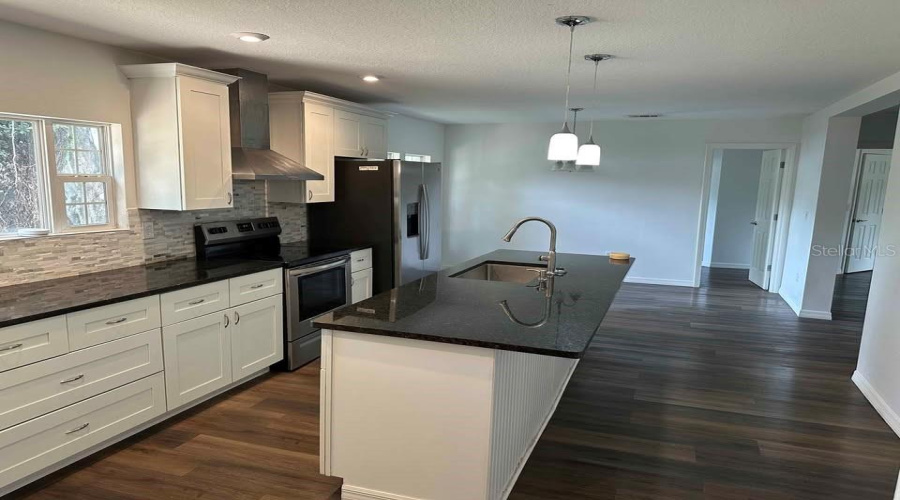 Tampa, Florida 33610, 5 Bedroom Bedrooms, ,2 Bathroombathrooms,Residential,For Sale,Royal Oak,0,Mfrtb8537402