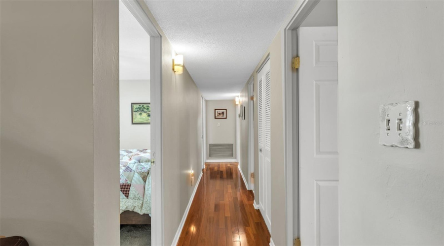 Lakeland, Florida 33803, 4 Bedroom Bedrooms, ,3 Bathroombathrooms,Residential,For Sale,Woodward,0,Mfrl4960632