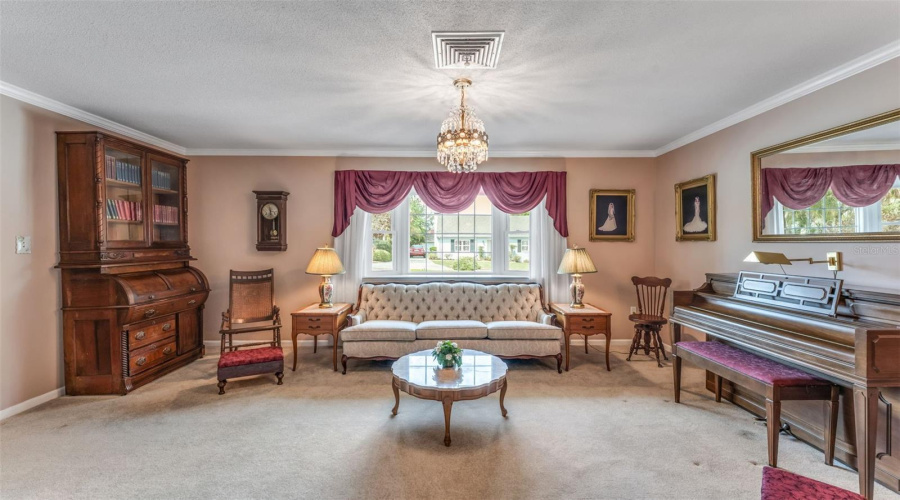 Lakeland, Florida 33803, 4 Bedroom Bedrooms, ,3 Bathroombathrooms,Residential,For Sale,Woodward,0,Mfrl4960632