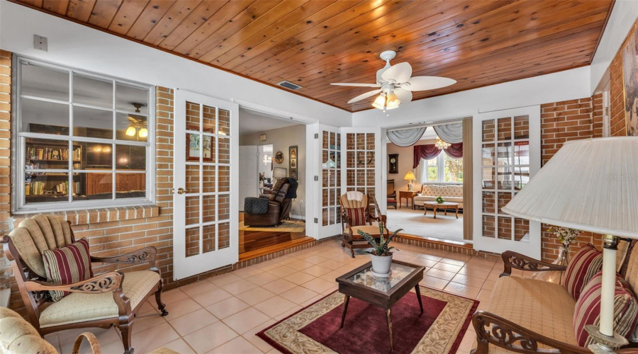 Lakeland, Florida 33803, 4 Bedroom Bedrooms, ,3 Bathroombathrooms,Residential,For Sale,Woodward,0,Mfrl4960632