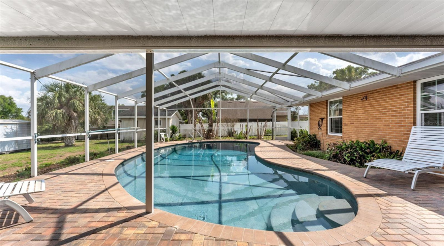 Lakeland, Florida 33803, 4 Bedroom Bedrooms, ,3 Bathroombathrooms,Residential,For Sale,Woodward,0,Mfrl4960632