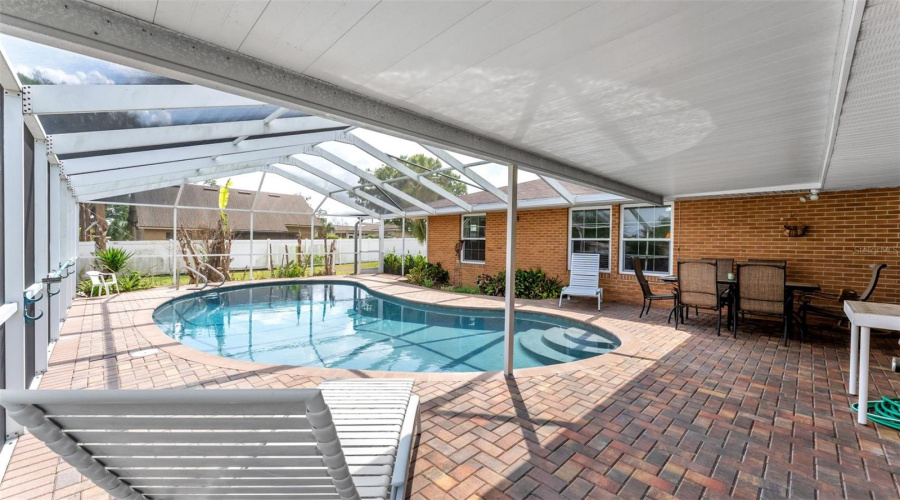 Lakeland, Florida 33803, 4 Bedroom Bedrooms, ,3 Bathroombathrooms,Residential,For Sale,Woodward,0,Mfrl4960632