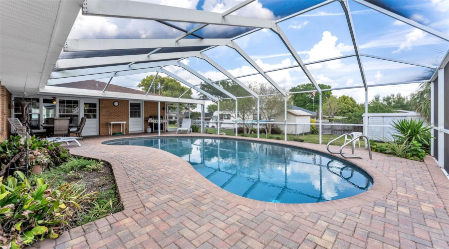 Lakeland, Florida 33803, 4 Bedroom Bedrooms, ,3 Bathroombathrooms,Residential,For Sale,Woodward,0,Mfrl4960632