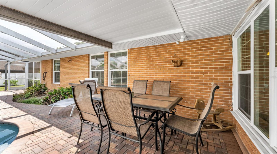 Lakeland, Florida 33803, 4 Bedroom Bedrooms, ,3 Bathroombathrooms,Residential,For Sale,Woodward,0,Mfrl4960632