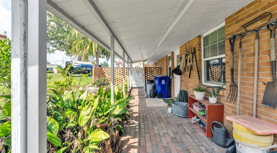 Lakeland, Florida 33803, 4 Bedroom Bedrooms, ,3 Bathroombathrooms,Residential,For Sale,Woodward,0,Mfrl4960632