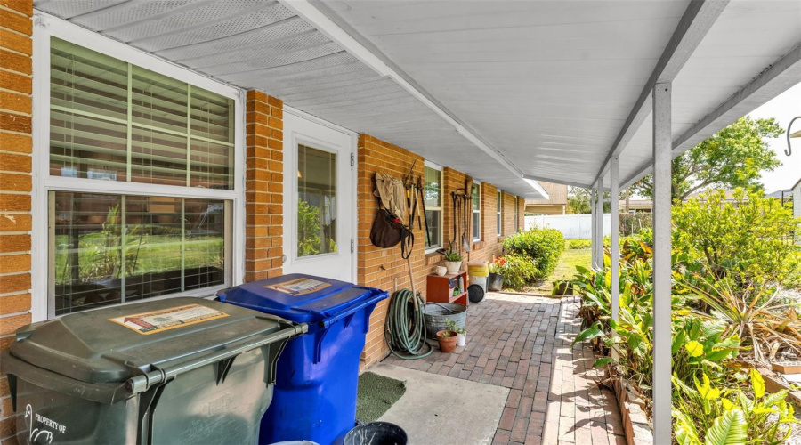 Lakeland, Florida 33803, 4 Bedroom Bedrooms, ,3 Bathroombathrooms,Residential,For Sale,Woodward,0,Mfrl4960632