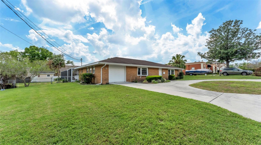 Lakeland, Florida 33803, 4 Bedroom Bedrooms, ,3 Bathroombathrooms,Residential,For Sale,Woodward,0,Mfrl4960632