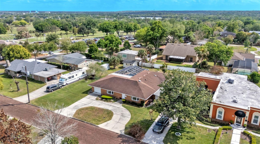 Lakeland, Florida 33803, 4 Bedroom Bedrooms, ,3 Bathroombathrooms,Residential,For Sale,Woodward,0,Mfrl4960632