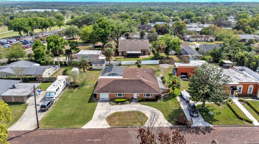 Lakeland, Florida 33803, 4 Bedroom Bedrooms, ,3 Bathroombathrooms,Residential,For Sale,Woodward,0,Mfrl4960632