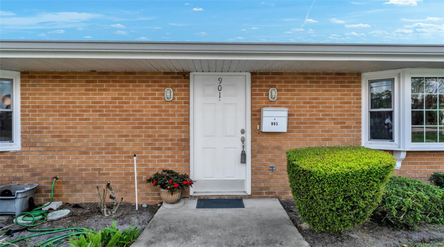 Lakeland, Florida 33803, 4 Bedroom Bedrooms, ,3 Bathroombathrooms,Residential,For Sale,Woodward,0,Mfrl4960632