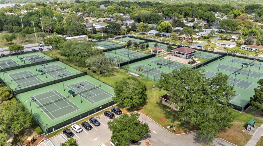 Lakeland, Florida 33803, 4 Bedroom Bedrooms, ,3 Bathroombathrooms,Residential,For Sale,Woodward,0,Mfrl4960632
