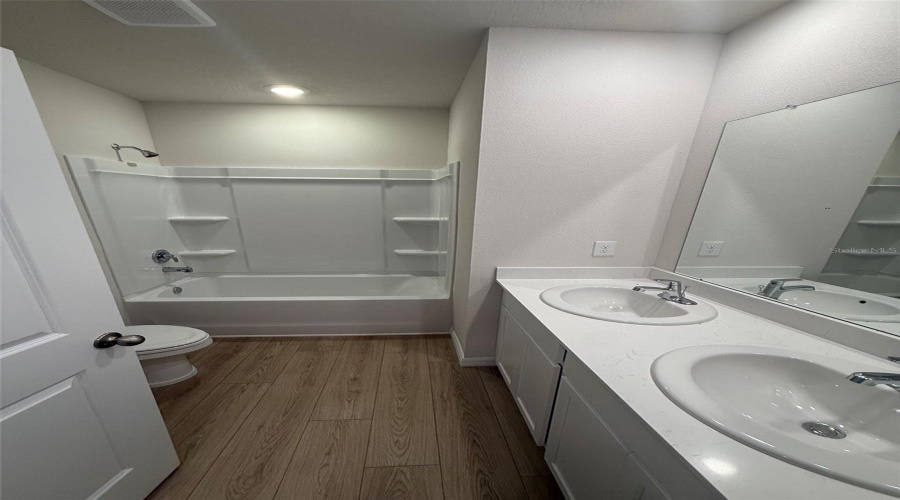 Palmetto, Florida 34221, 5 Bedroom Bedrooms, ,2 Bathroombathrooms,Residential,For Sale,44Th,0,Mfra4689776