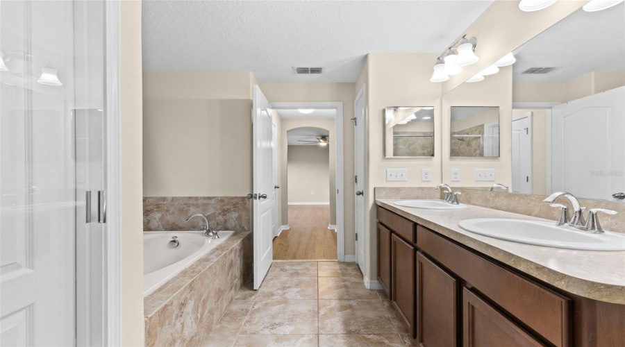 Primary En-Suite