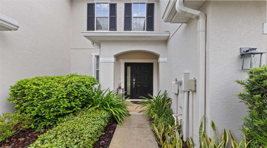 Front Exterior Entryway-Covered