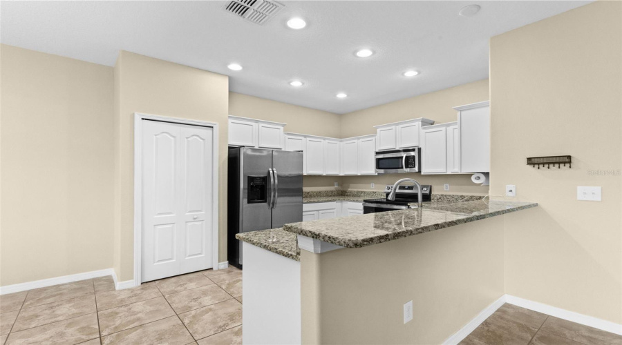 Kitchen-Granite Counter Tops