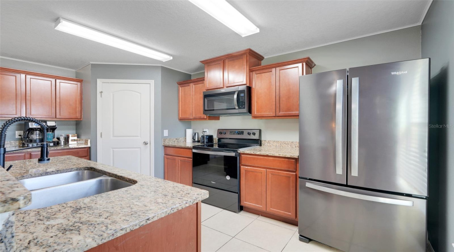 Lakeland, Florida 33805, 4 Bedroom Bedrooms, ,2 Bathroombathrooms,Residential,For Sale,Elsinore,0,Mfrs5142925