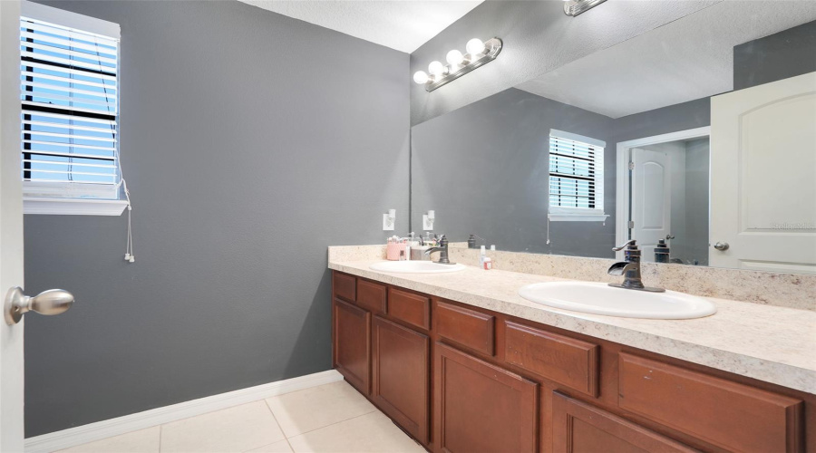 Lakeland, Florida 33805, 4 Bedroom Bedrooms, ,2 Bathroombathrooms,Residential,For Sale,Elsinore,0,Mfrs5142925