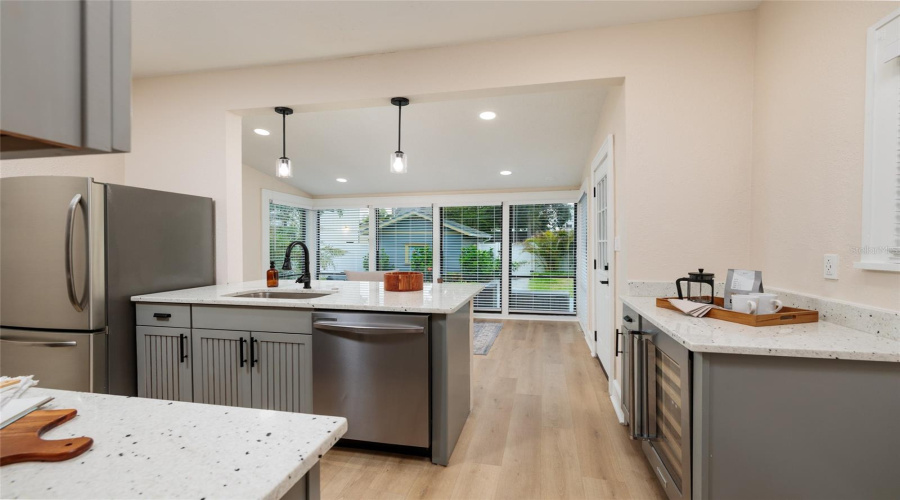 St Petersburg, Florida 33701, 2 Bedroom Bedrooms, ,1 Bathroombathrooms,Residential,For Sale,11Th,0,Mfrtb8530535