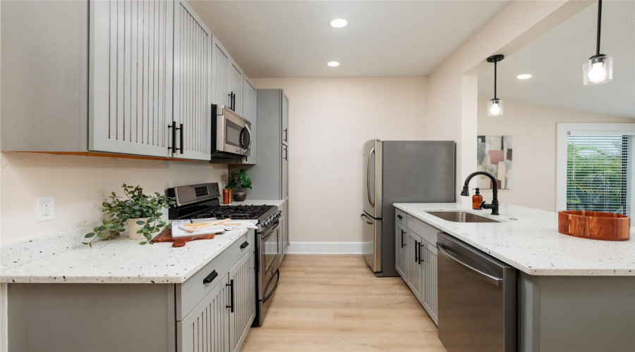 St Petersburg, Florida 33701, 2 Bedroom Bedrooms, ,1 Bathroombathrooms,Residential,For Sale,11Th,0,Mfrtb8530535