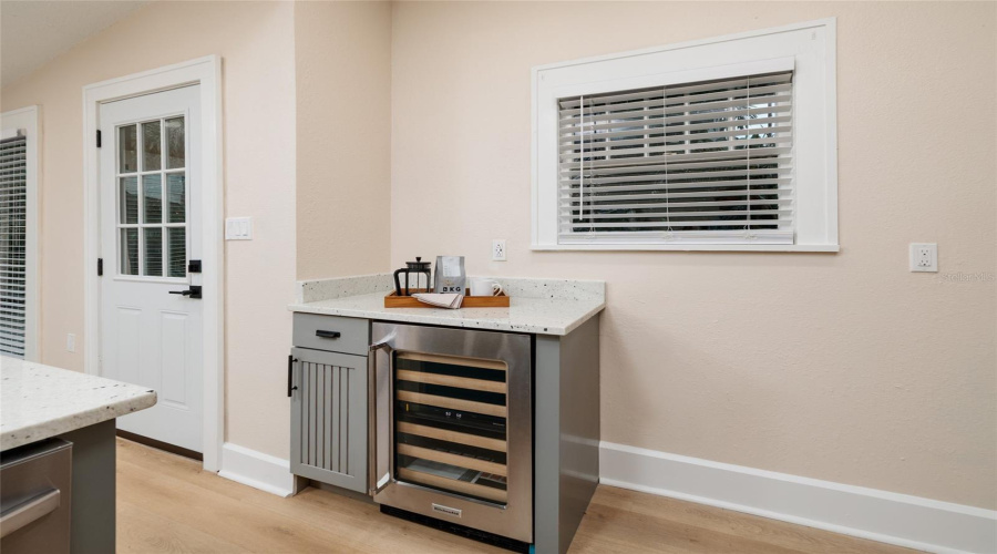 St Petersburg, Florida 33701, 2 Bedroom Bedrooms, ,1 Bathroombathrooms,Residential,For Sale,11Th,0,Mfrtb8530535