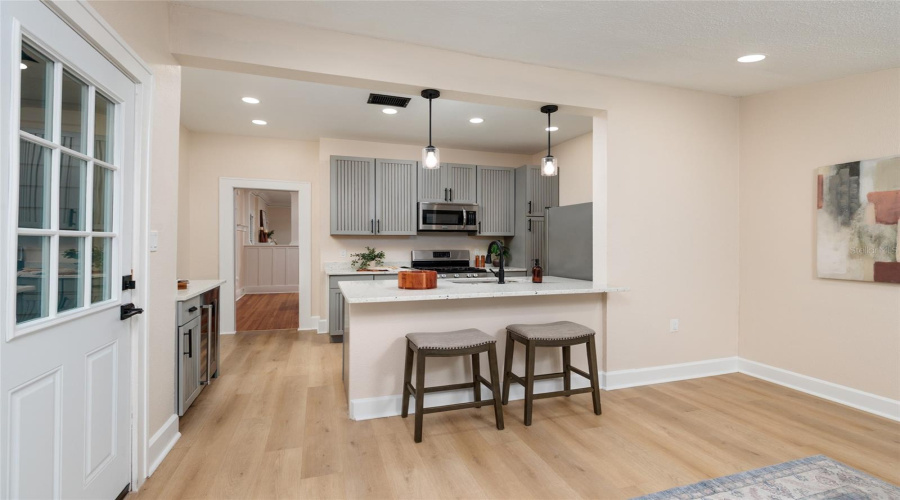St Petersburg, Florida 33701, 2 Bedroom Bedrooms, ,1 Bathroombathrooms,Residential,For Sale,11Th,0,Mfrtb8530535