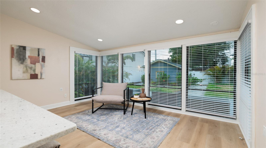 St Petersburg, Florida 33701, 2 Bedroom Bedrooms, ,1 Bathroombathrooms,Residential,For Sale,11Th,0,Mfrtb8530535