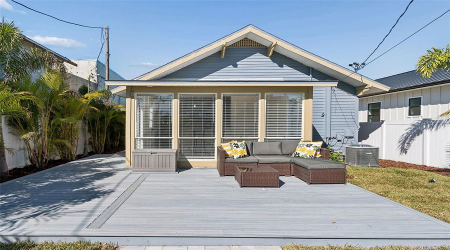 St Petersburg, Florida 33701, 2 Bedroom Bedrooms, ,1 Bathroombathrooms,Residential,For Sale,11Th,0,Mfrtb8530535