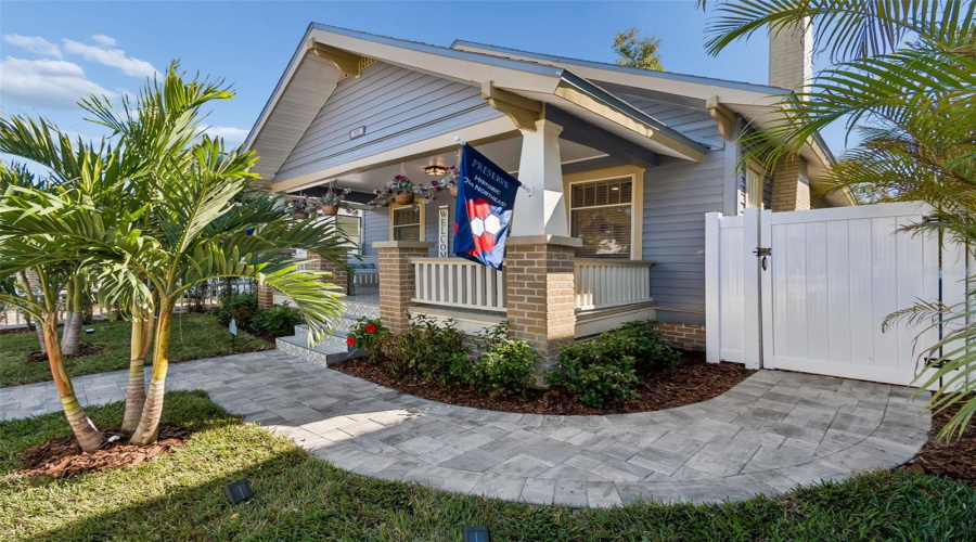 St Petersburg, Florida 33701, 2 Bedroom Bedrooms, ,1 Bathroombathrooms,Residential,For Sale,11Th,0,Mfrtb8530535