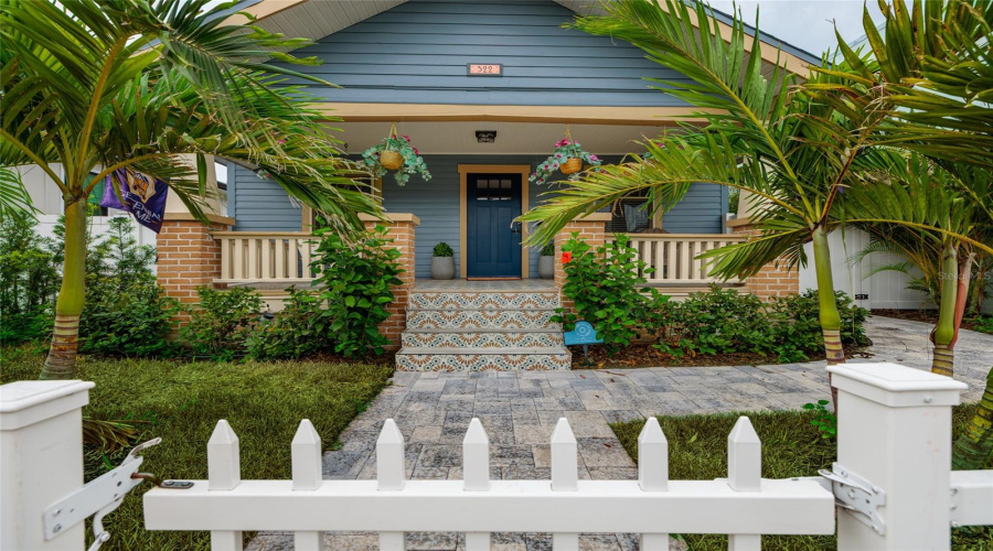 St Petersburg, Florida 33701, 2 Bedroom Bedrooms, ,1 Bathroombathrooms,Residential,For Sale,11Th,0,Mfrtb8530535