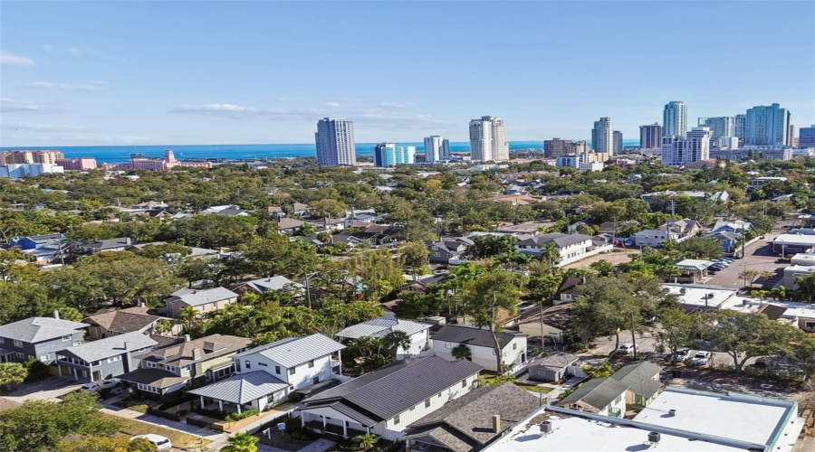 St Petersburg, Florida 33701, 2 Bedroom Bedrooms, ,1 Bathroombathrooms,Residential,For Sale,11Th,0,Mfrtb8530535