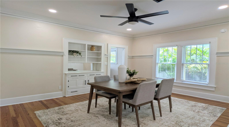 St Petersburg, Florida 33701, 2 Bedroom Bedrooms, ,1 Bathroombathrooms,Residential,For Sale,11Th,0,Mfrtb8530535