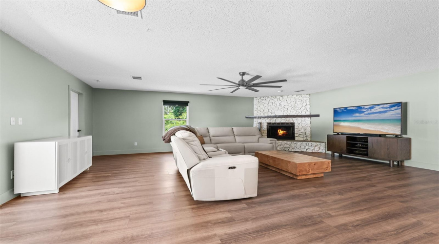 Edgewater, Florida 32141, 4 Bedroom Bedrooms, ,2 Bathroombathrooms,Residential,For Sale,Yule Tree,0,Mfrv4950119