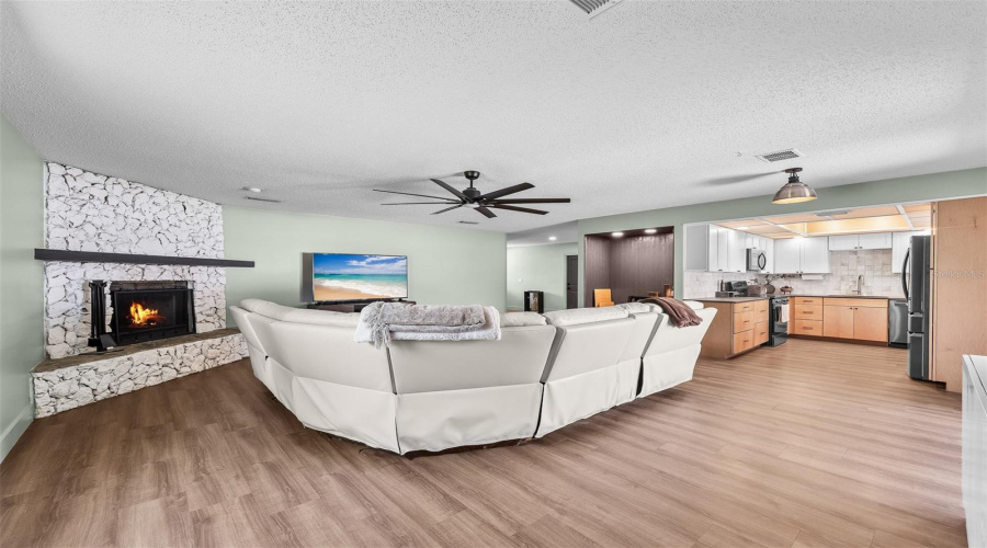 Edgewater, Florida 32141, 4 Bedroom Bedrooms, ,2 Bathroombathrooms,Residential,For Sale,Yule Tree,0,Mfrv4950119