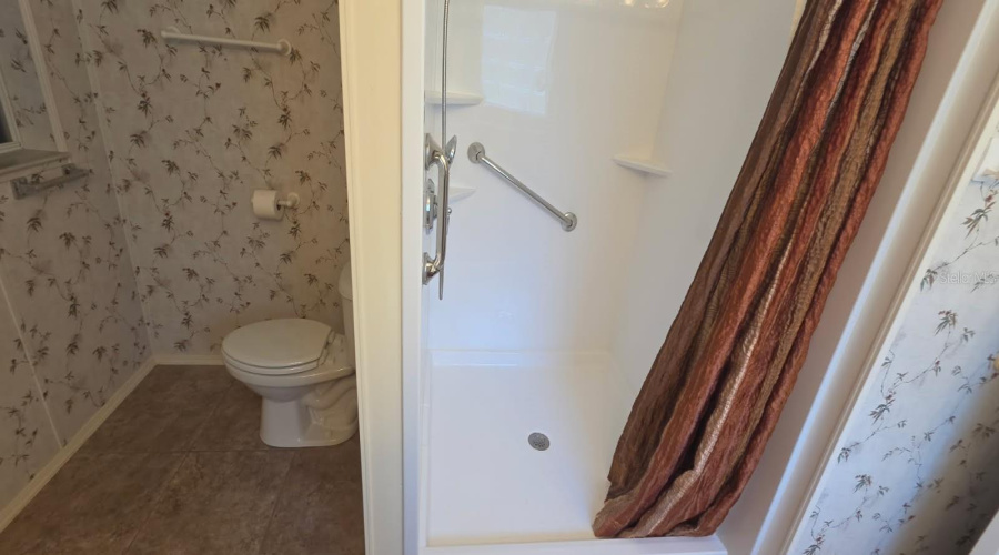 Zephyrhills, Florida 33541, 3 Bedroom Bedrooms, ,2 Bathroombathrooms,Residential,For Sale,Gill,0,Mfrtb8520048