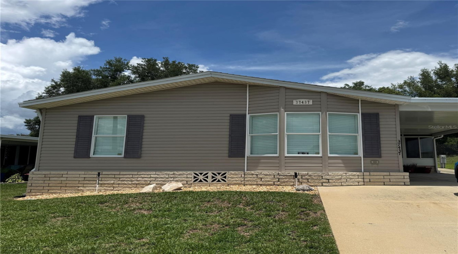 Zephyrhills, Florida 33541, 3 Bedroom Bedrooms, ,2 Bathroombathrooms,Residential,For Sale,Gill,0,Mfrtb8520048