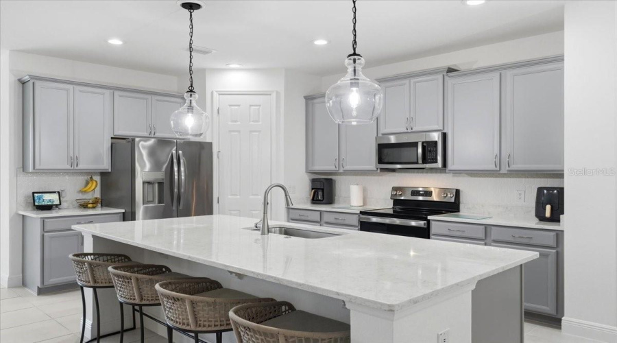 St Cloud, Florida 34772, 5 Bedroom Bedrooms, ,3 Bathroombathrooms,Residential,For Sale,Down,0,Mfrp4939138