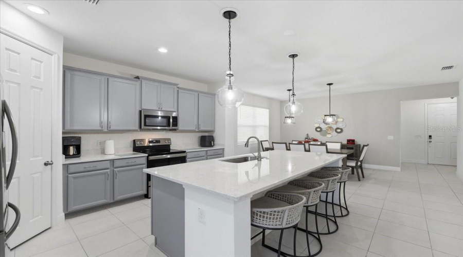 St Cloud, Florida 34772, 5 Bedroom Bedrooms, ,3 Bathroombathrooms,Residential,For Sale,Down,0,Mfrp4939138
