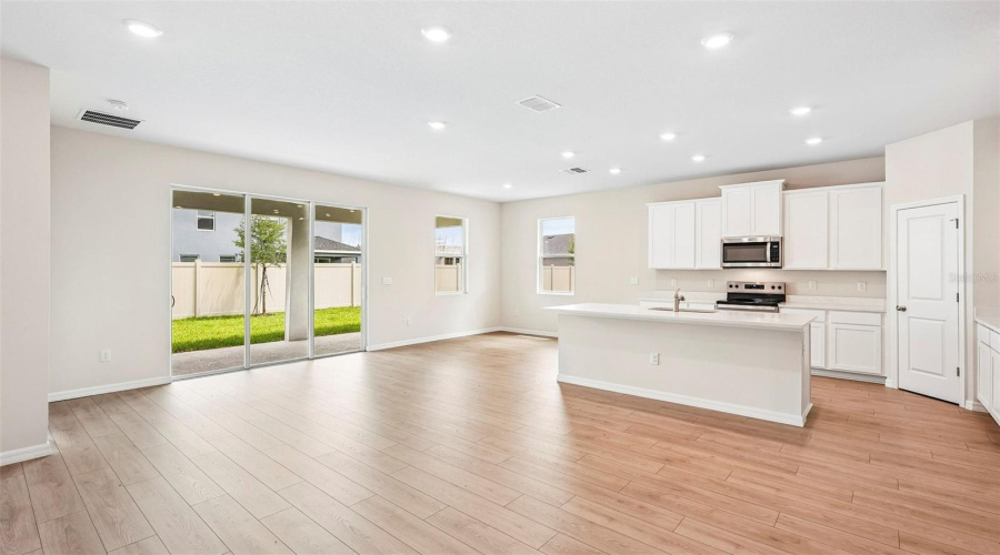 Parrish, Florida 34219, 4 Bedroom Bedrooms, ,2 Bathroombathrooms,Residential,For Sale,James,0,Mfra4686195