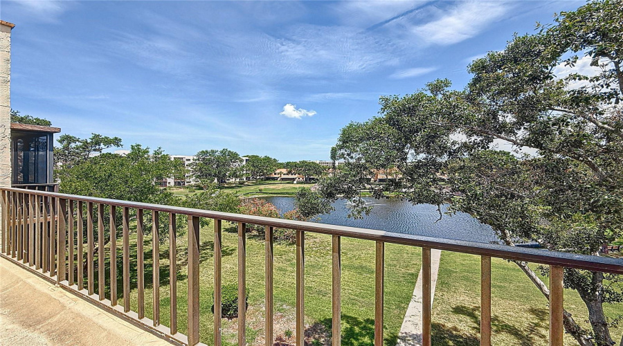 St Petersburg, Florida 33709, 2 Bedroom Bedrooms, ,2 Bathroombathrooms,Residential,For Sale,80Th,0,Mfrtb8428997