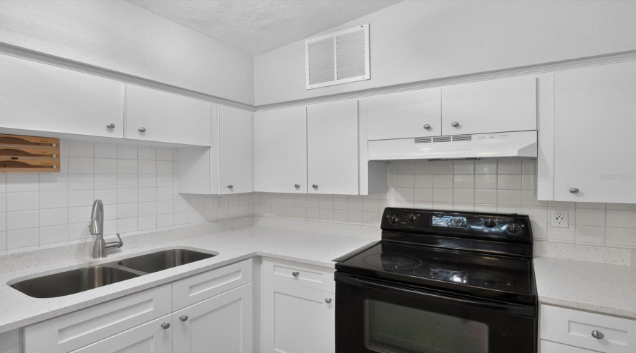 Lakeland, Florida 33803, 3 Bedroom Bedrooms, ,1 Bathroombathrooms,Residential,For Sale,Westover,0,Mfrl4963528