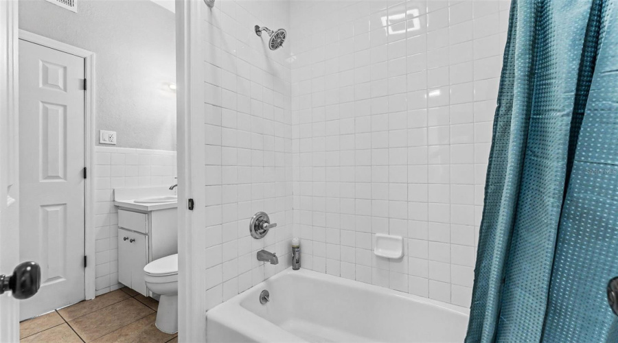 Lakeland, Florida 33803, 3 Bedroom Bedrooms, ,1 Bathroombathrooms,Residential,For Sale,Westover,0,Mfrl4963528
