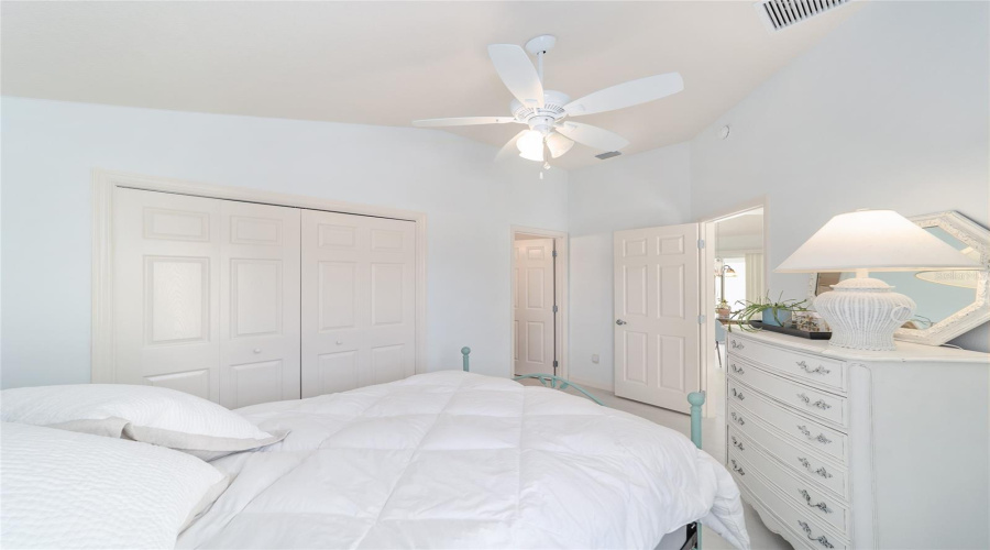 Split Bedrooms Is Guest Privacy