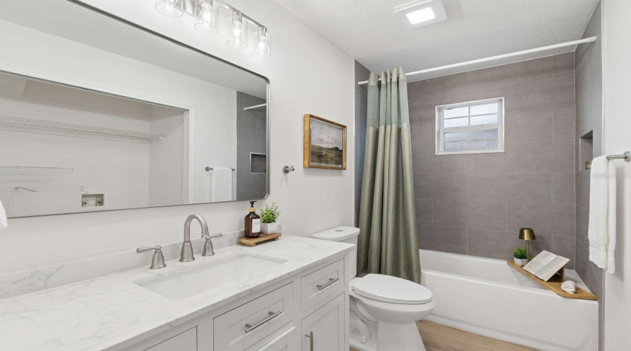 Jacksonville Beach, Florida 32250, 2 Bedroom Bedrooms, ,1 Bathroombathrooms,Residential,For Sale,6Th,0,Mfrtb8535633