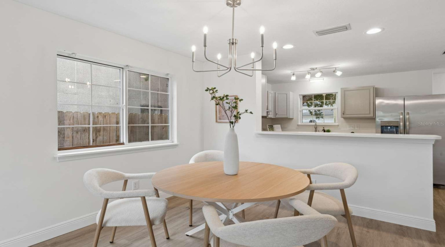 Jacksonville Beach, Florida 32250, 2 Bedroom Bedrooms, ,1 Bathroombathrooms,Residential,For Sale,6Th,0,Mfrtb8535633