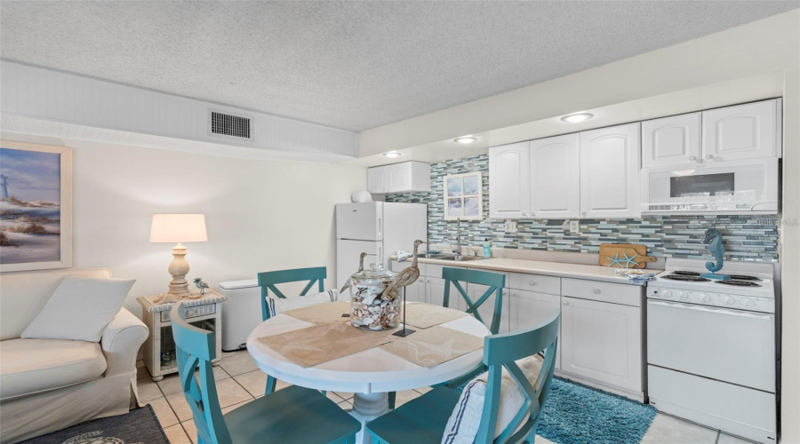 New Smyrna Beach, Florida 32169, 1 Bedroom Bedrooms, ,1 Bathroombathrooms,Residential,For Sale,Atlantic,0,Mfro6401374