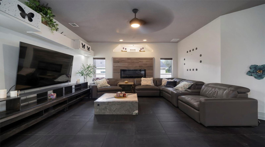 Valrico, Florida 33594, 4 Bedroom Bedrooms, ,2 Bathroombathrooms,Residential,For Sale,Summit Chase,0,Mfrtb8448937