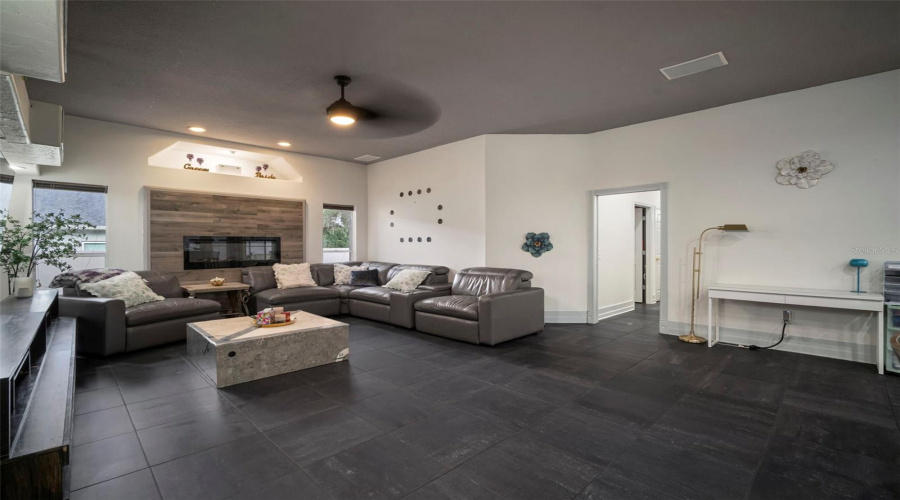 Valrico, Florida 33594, 4 Bedroom Bedrooms, ,2 Bathroombathrooms,Residential,For Sale,Summit Chase,0,Mfrtb8448937